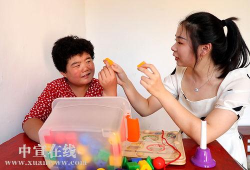 国产情侣大香蕉,甜蜜瞬间，浪漫满溢